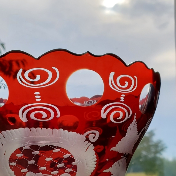 Vntg 8 1/4" Bohemian Handcut❣️Ruby Cut to Clear Castle Grouse Vase by Eg… - Picture 6 of 8